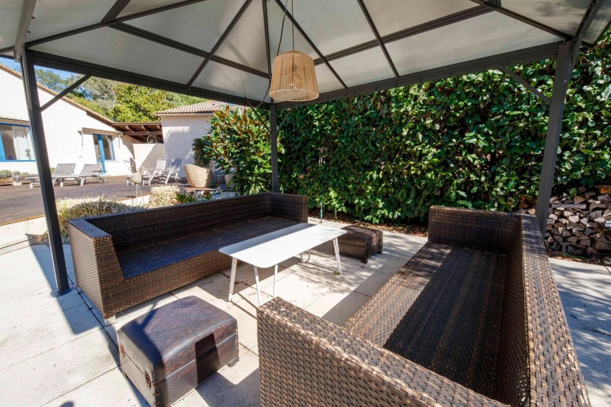 06V - Beautiful Villa With Spa Pool And Tennis ビオ エクステリア 写真