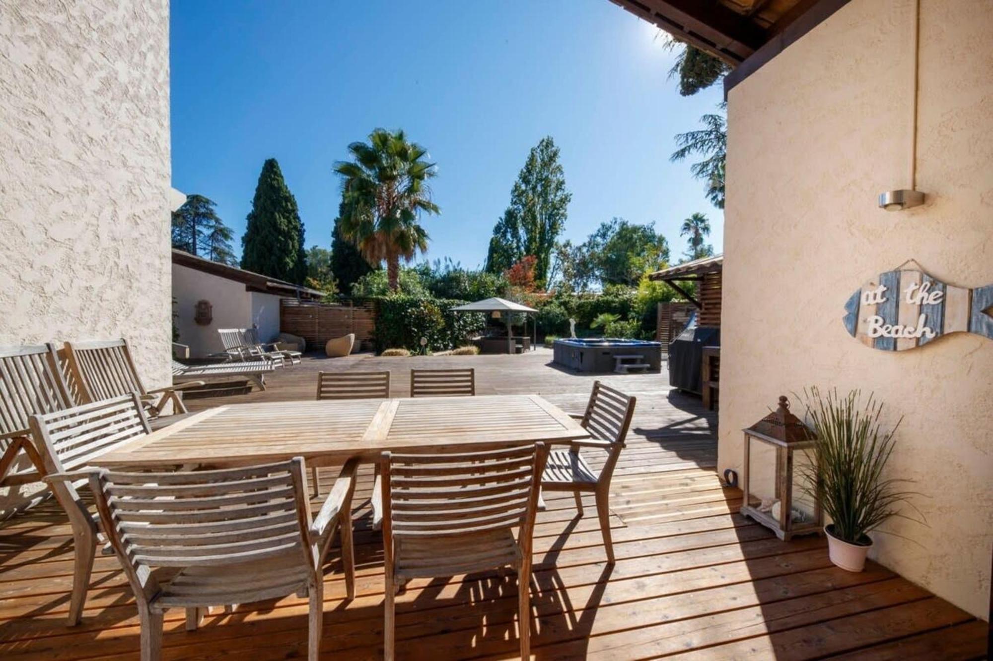 06V - Beautiful Villa With Spa Pool And Tennis ビオ エクステリア 写真
