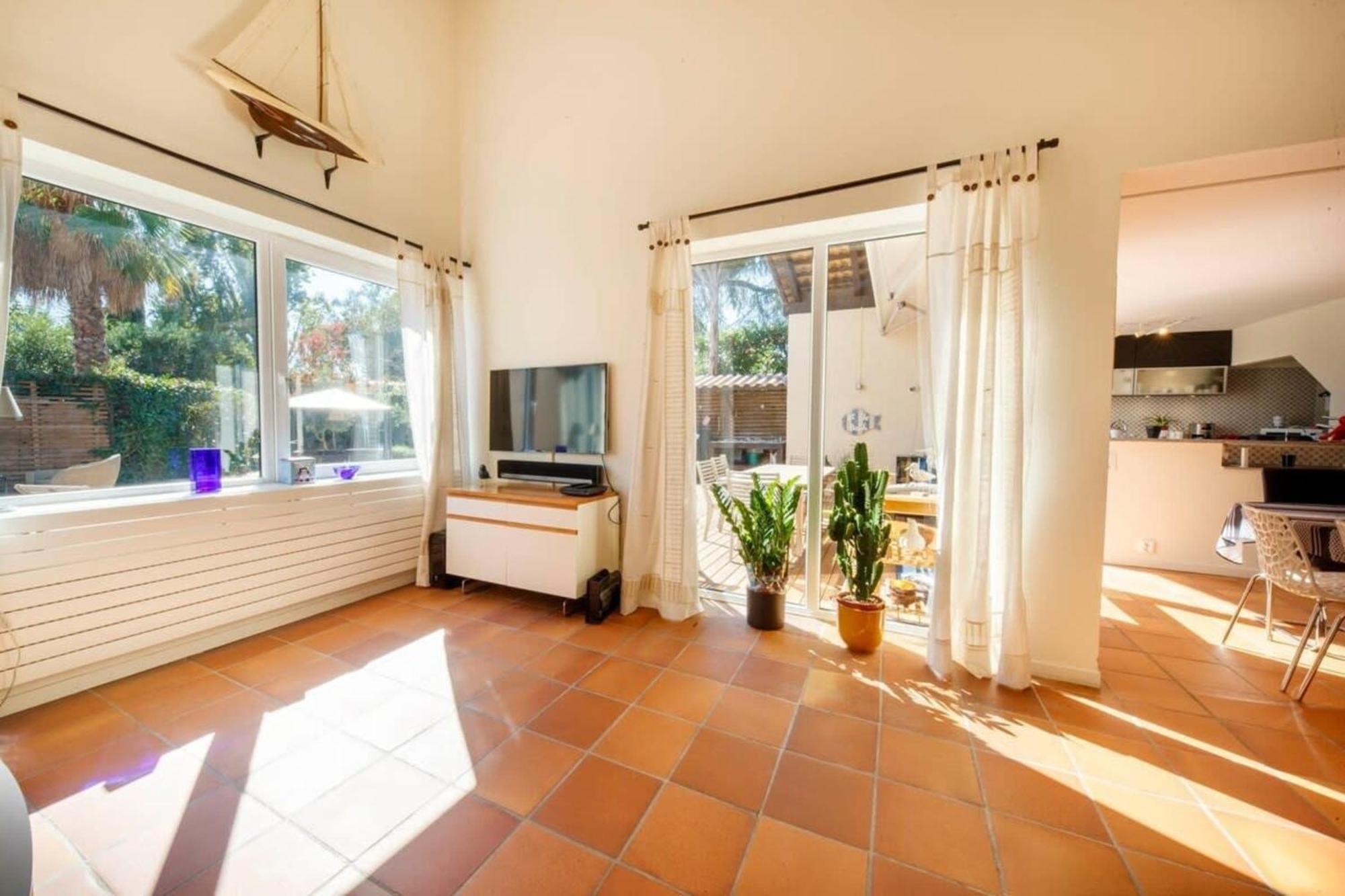 06V - Beautiful Villa With Spa Pool And Tennis ビオ エクステリア 写真