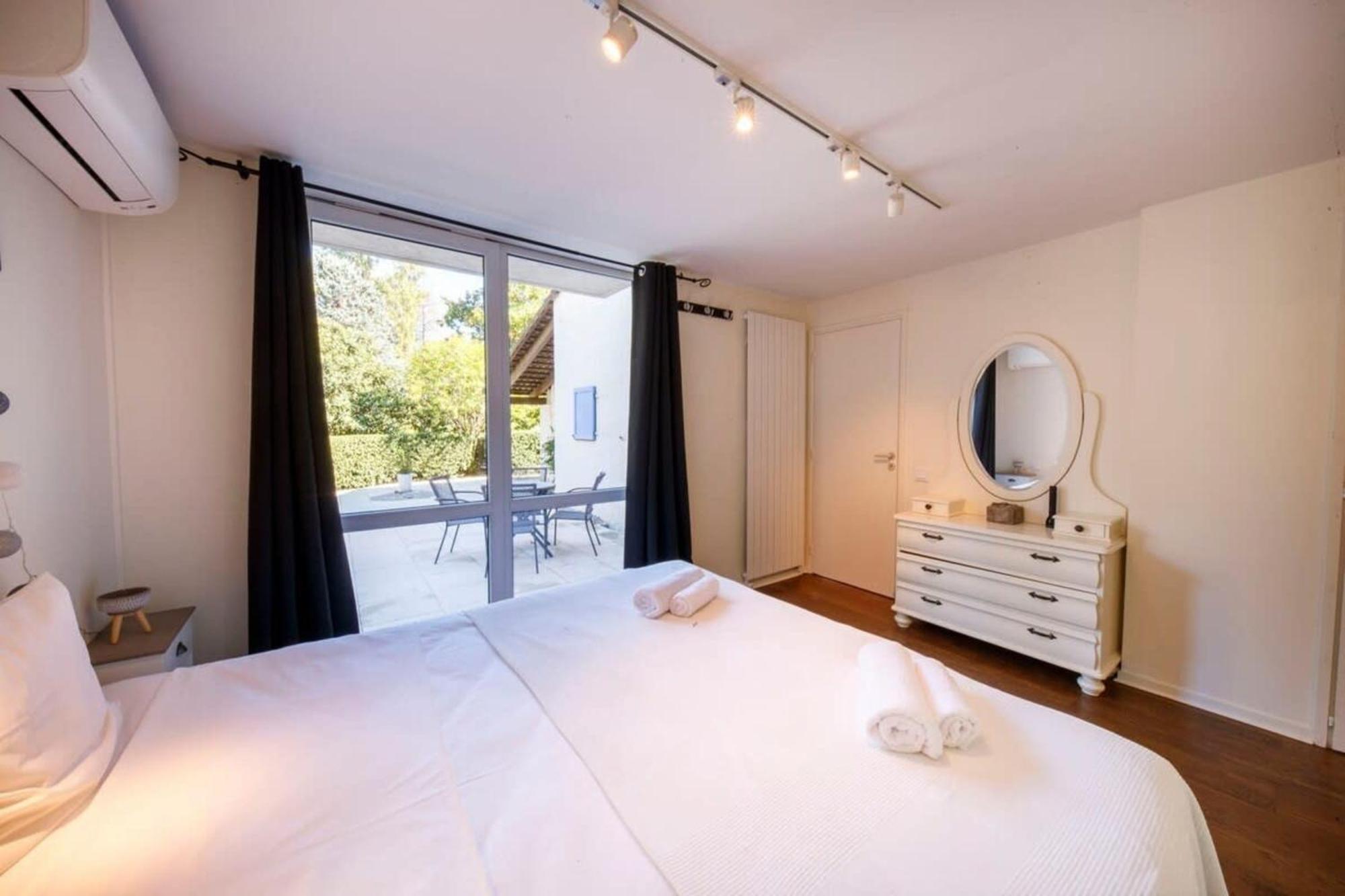 06V - Beautiful Villa With Spa Pool And Tennis ビオ エクステリア 写真